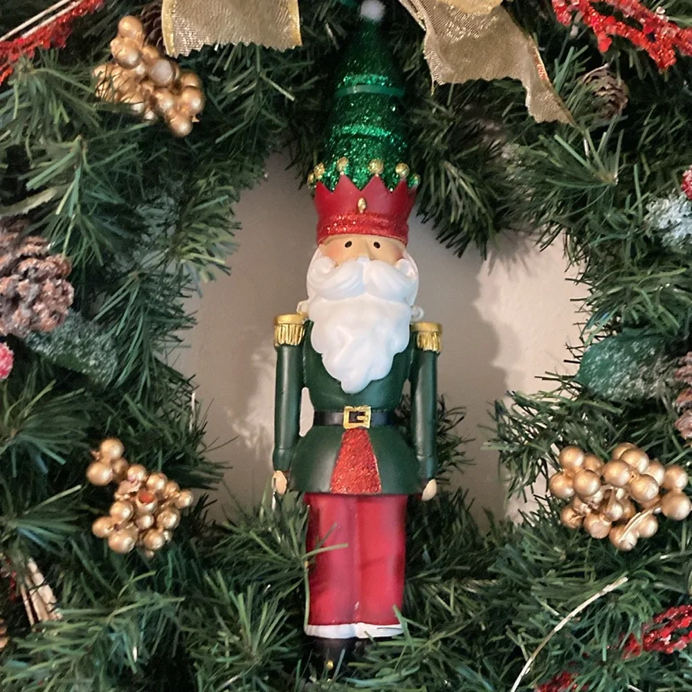 🎄Traditional Nutcracker Wreath